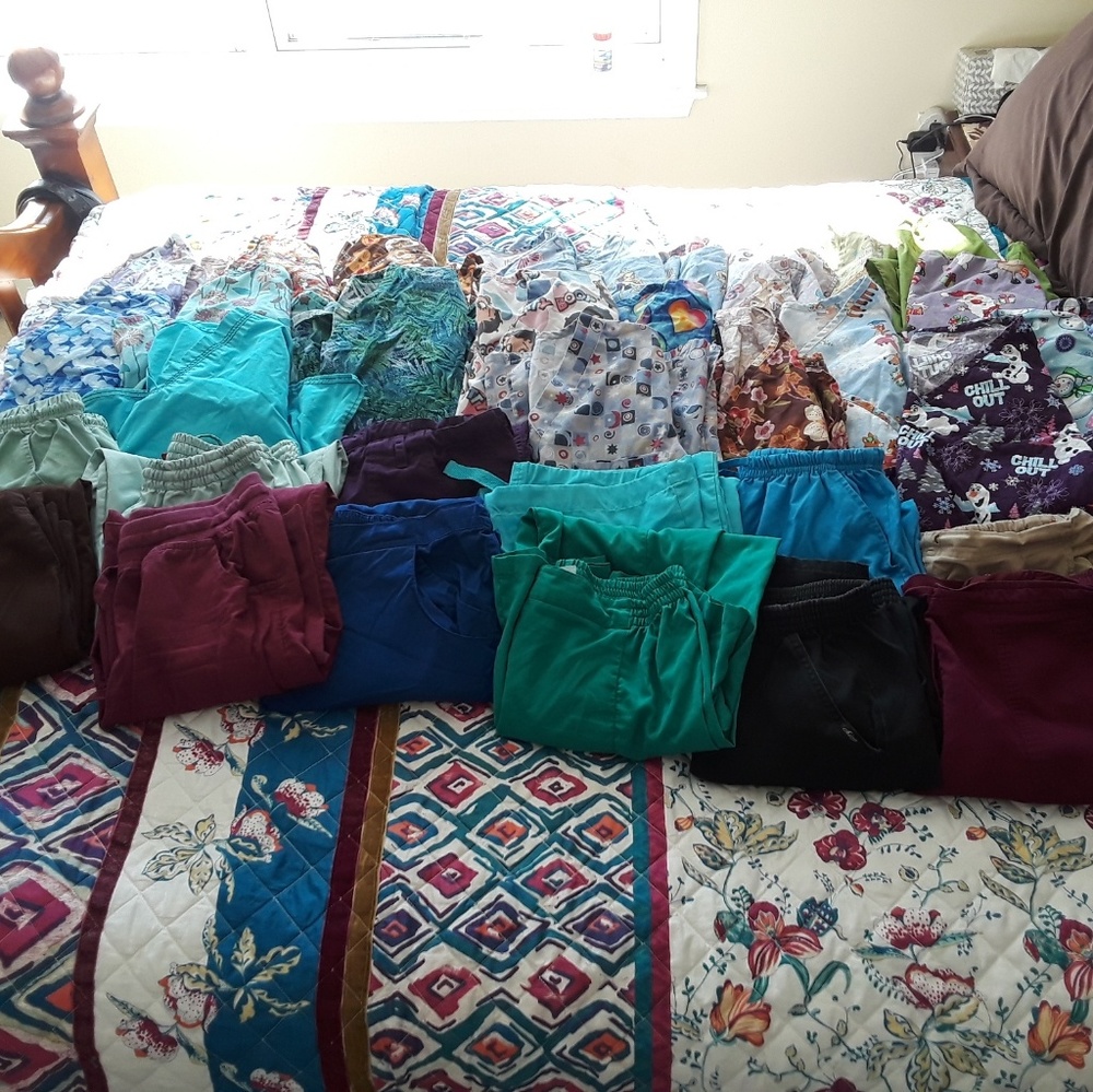 Lot Medical women's scrubs size large